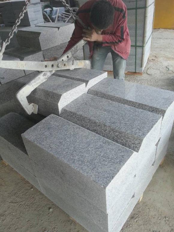 Kerbstone หินแกรนิตที่น่าสนใจและราคาถูกที่สุด